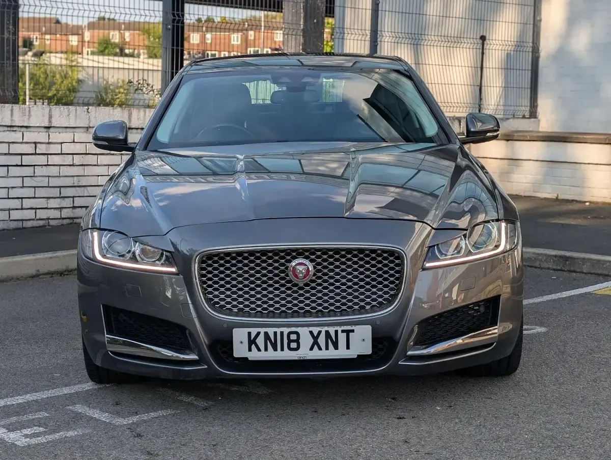 Used Jaguar XF Portfolio 180 HP (132 kW) 2018 Grey Sedan