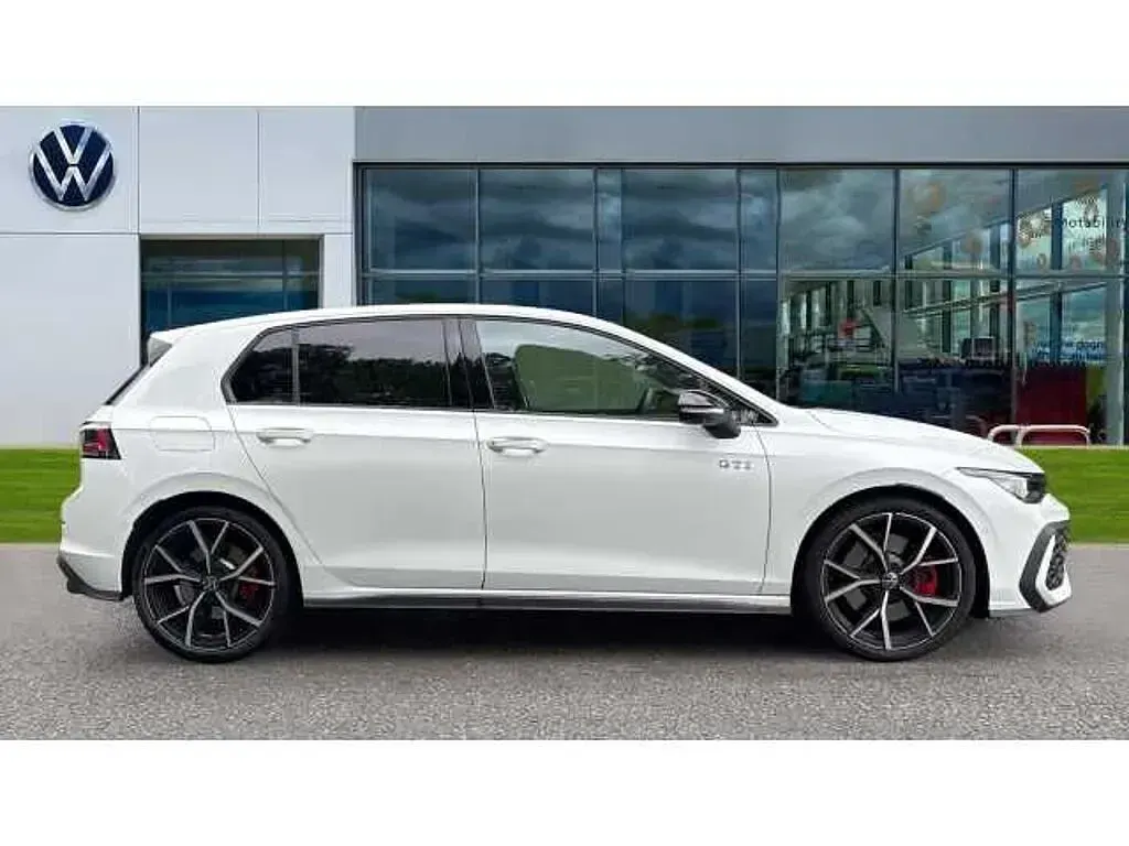 Used VW Golf VIII GTI 265 HP (194 kW) 2026