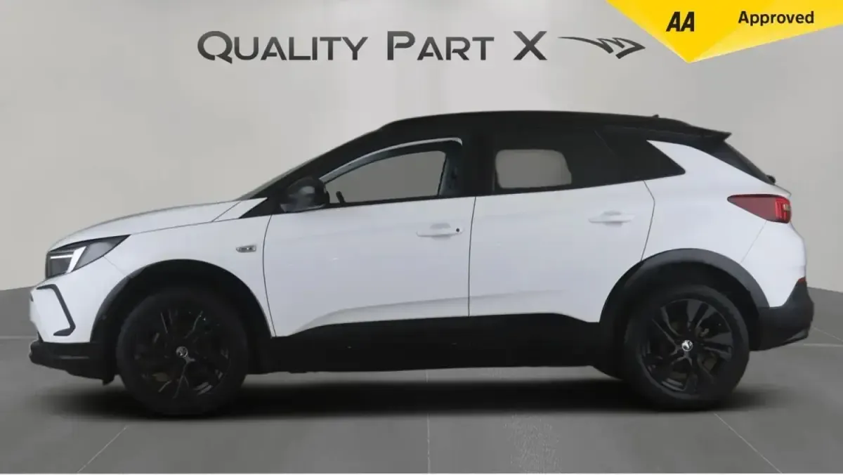 Second-hand Vauxhall Grandland X SRi 130 CP (95 kW) 2022 Alb SUV