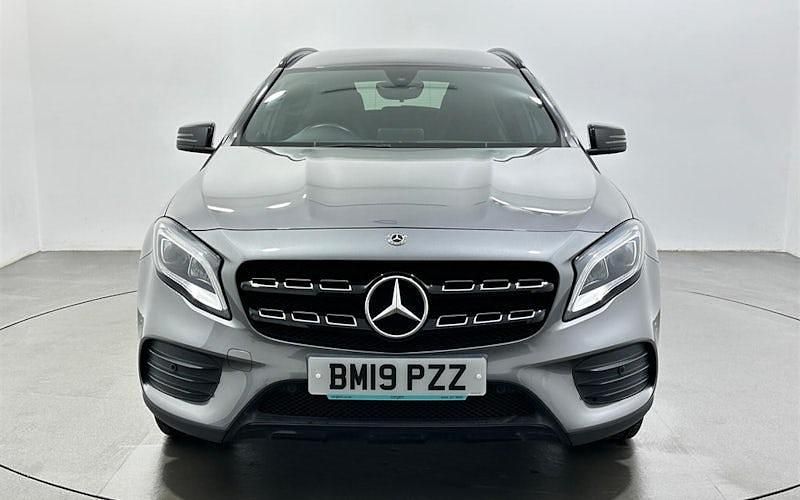 Used Mercedes GLA180 AMG line 122 HP (89 kW) 2019 Grey SUV