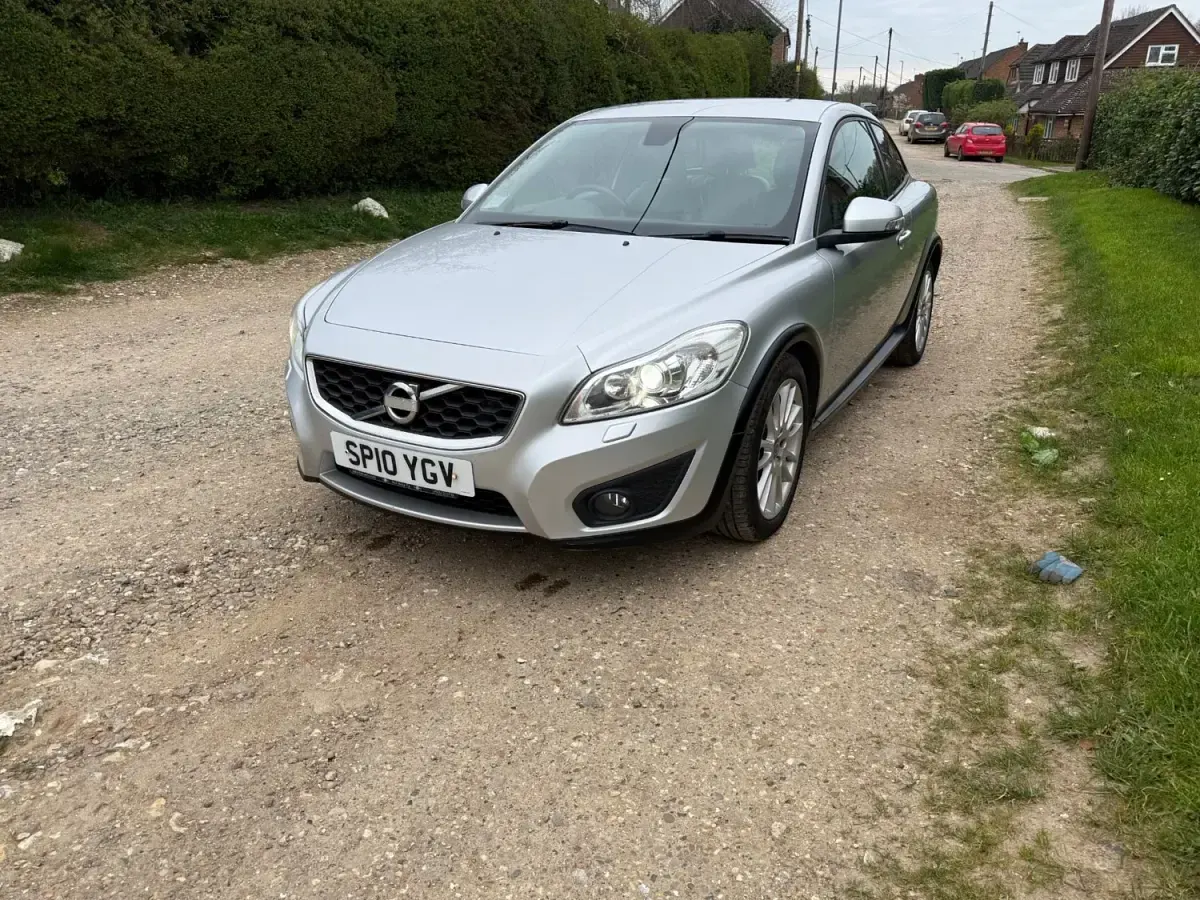 Usado Volvo C30 SE Lux 2010 Plateado Utilitario