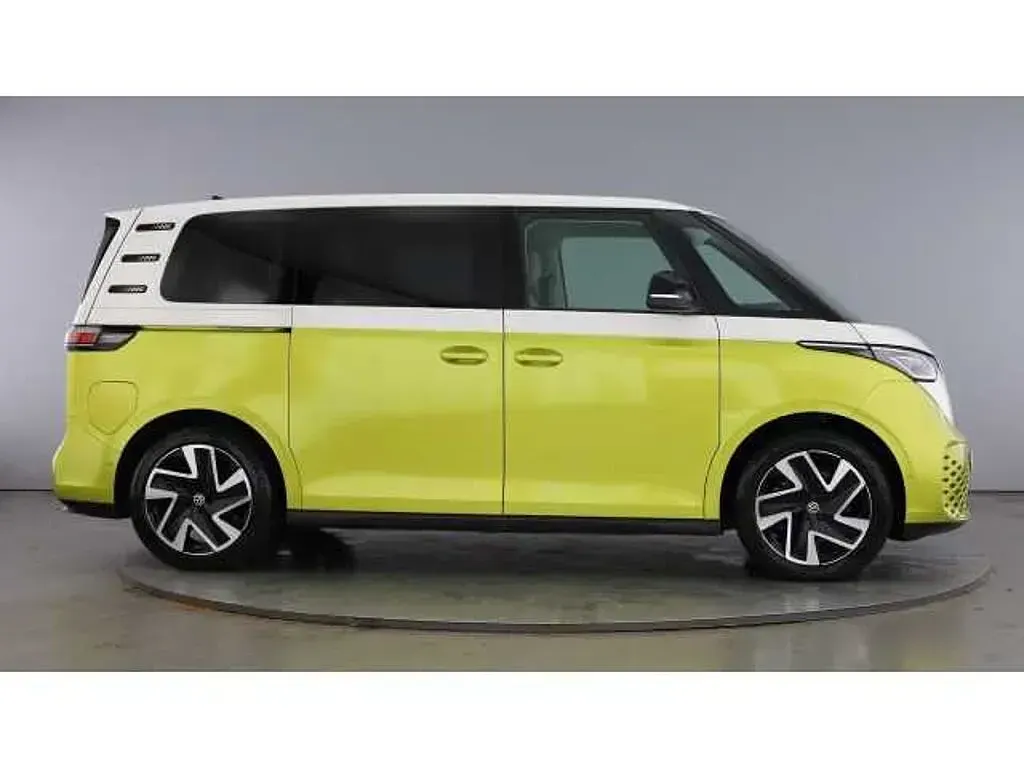 Usado VW ID. Buzz Pro 150 kW (204 HP) 2023 Branco Monovolume