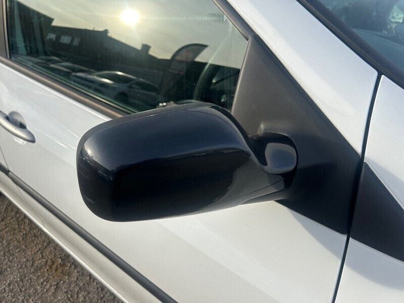 Image 3/4