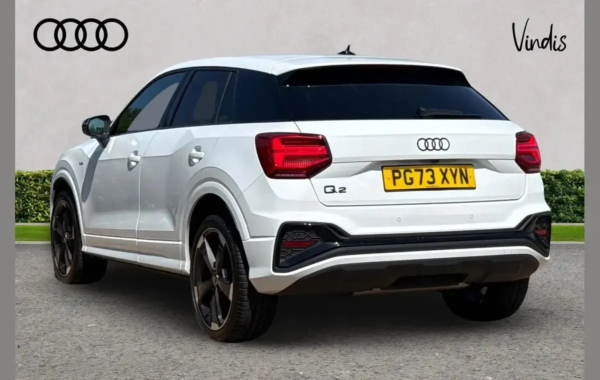 Used Audi Q2 Black Edition 147 HP (108 kW) 2023 White SUV