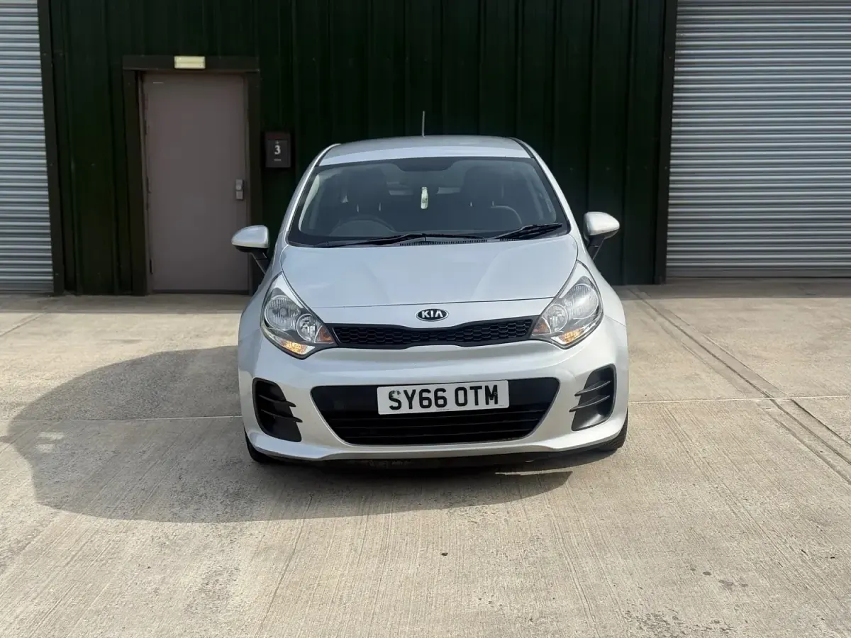 Used Kia Rio 2016 Silver Hatchback