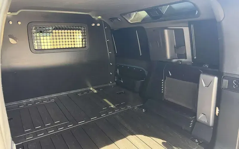 Used Land Rover Defender HSE 249 HP (183 kW) 2022 Blue SUV