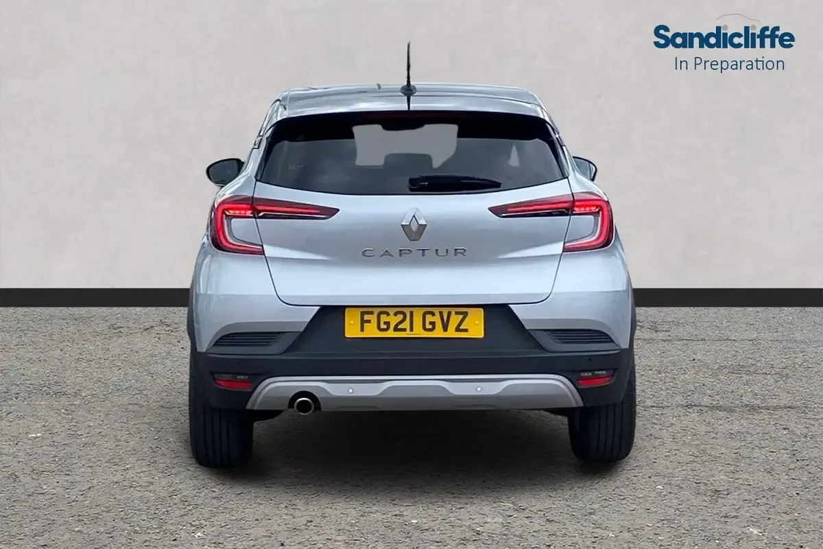 Used Renault Captur Iconic 140 HP (102 kW) 2021 Grey/black SUV