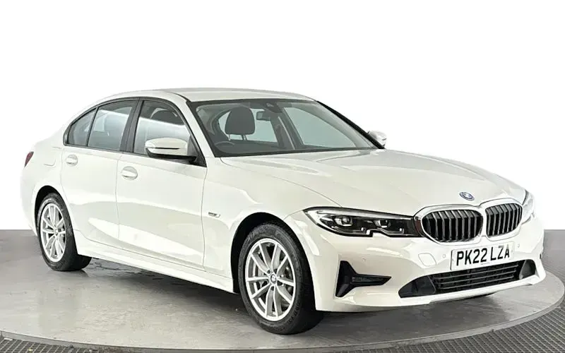 Used BMW 330e Comfort Edition 292 HP (214 kW) 2022 White Sedan