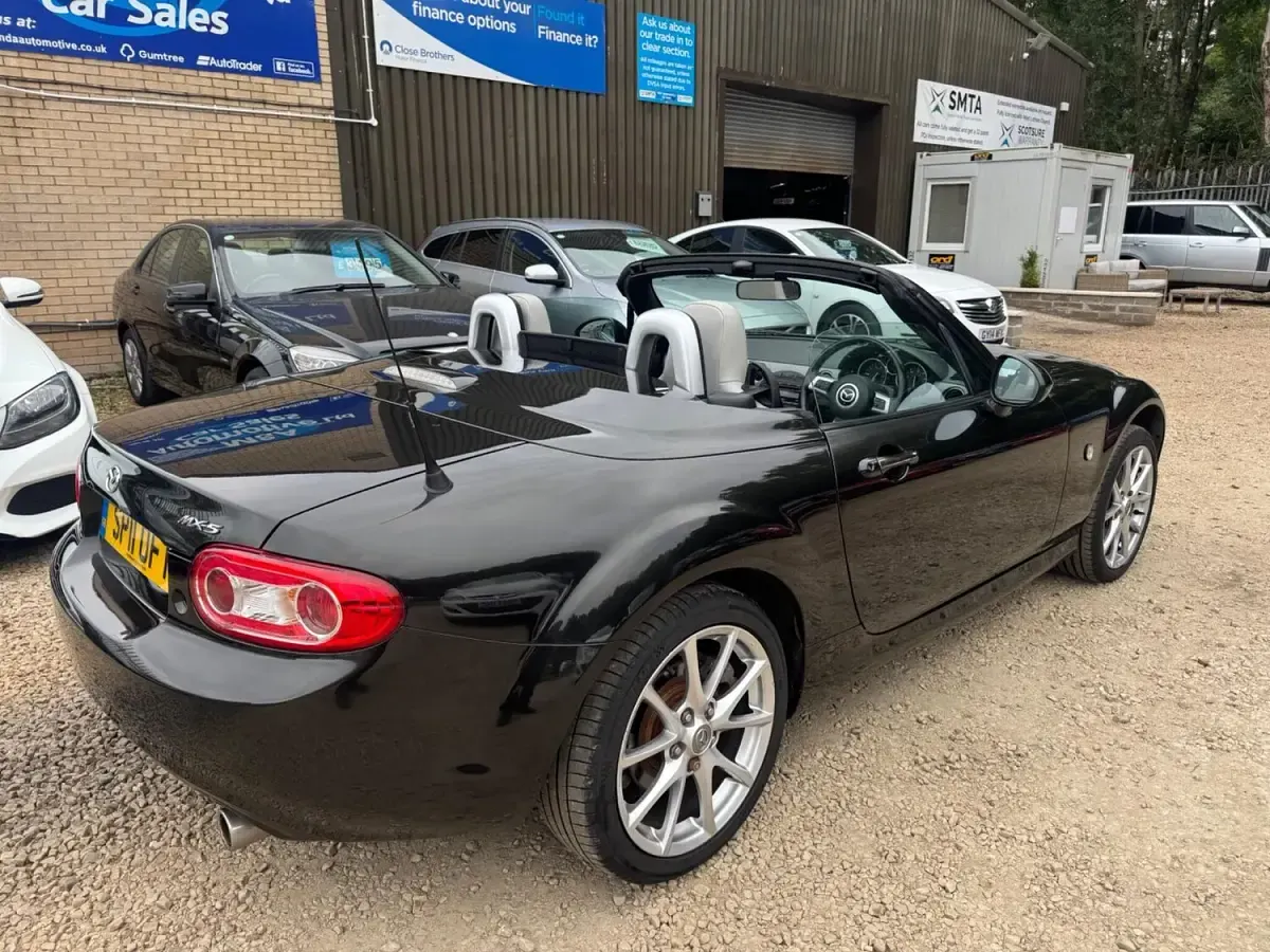 Used Mazda MX5 161 HP (118 kW) 2011 Black Cabriolet