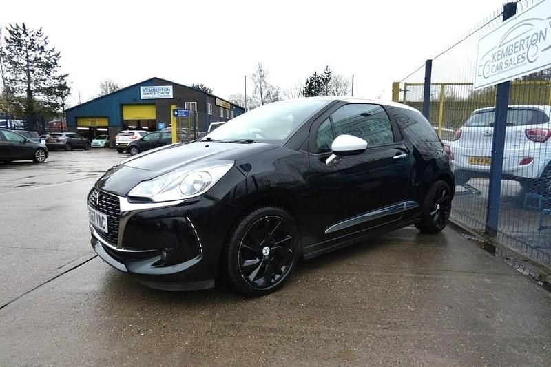 Used DS Automobiles DS3 Connected Chic 100 HP (73 kW) 2018 Black Hatchback