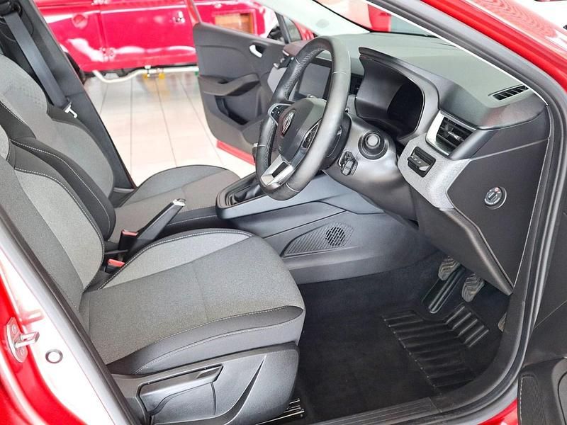 Używany Renault Clio V Evolution 90 KM (66 kW) 2024 Czerwony Hatchback