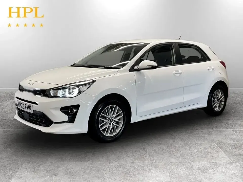Used Kia Rio 83 HP (61 kW) 2023 White Hatchback