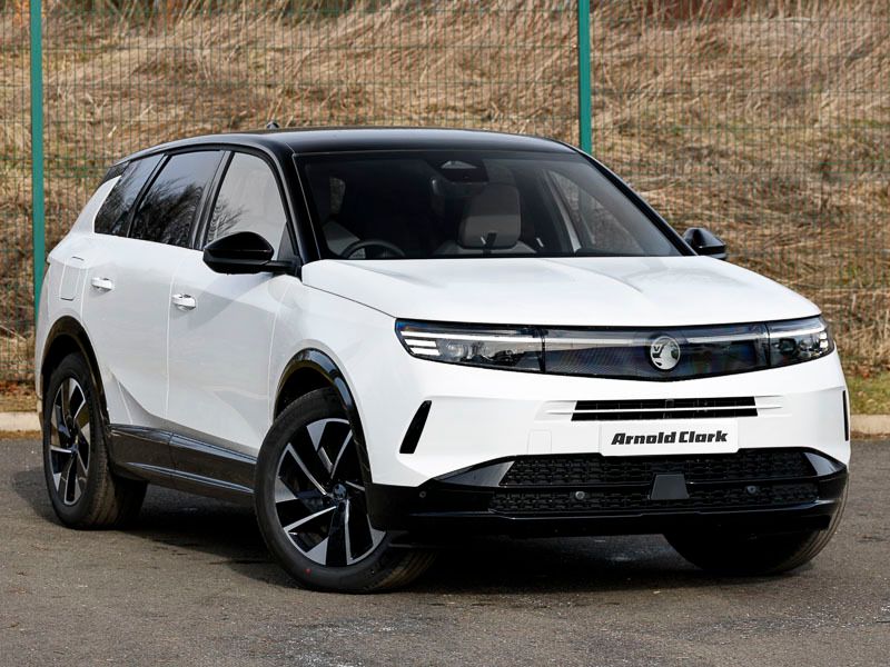 White Used 2025 Vauxhall Grandland X SUV | £27,998 (Good price) - Image 1/4