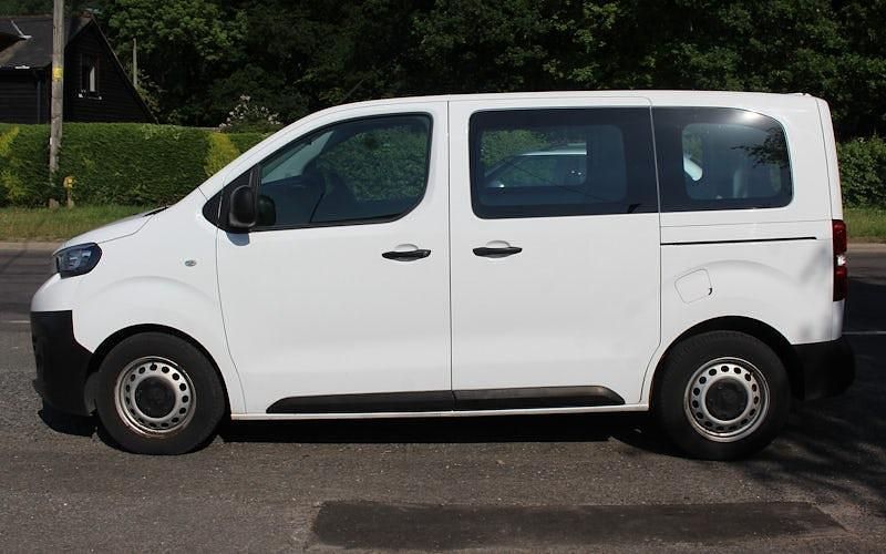 Used Peugeot Expert S 120 HP (88 kW) 2019 White Van
