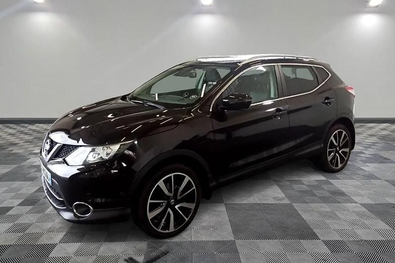 Black Used 2016 Nissan Qashqai Tekna SUV | £8,999 (A bit pricey) - Image 1/1