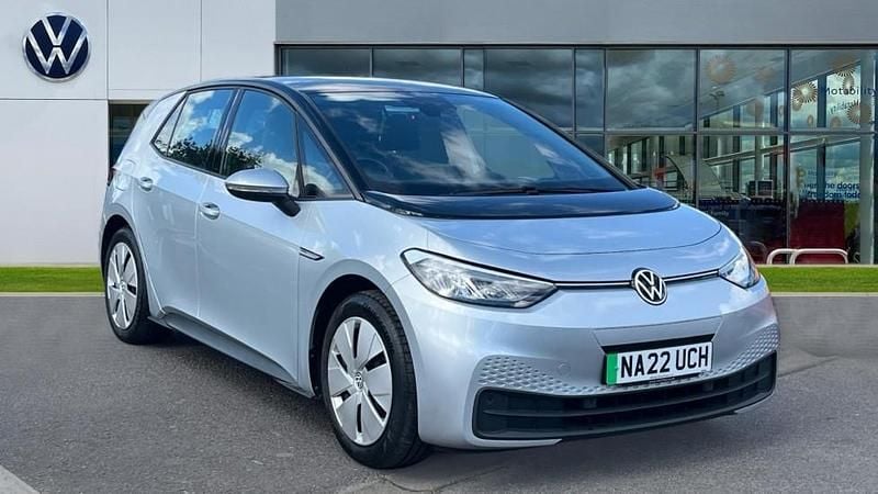 Scale silver metallic black Used 2022 VW ID.3 Pro Performance Hatchback | £15,078 (Fair price) - Image 1/4
