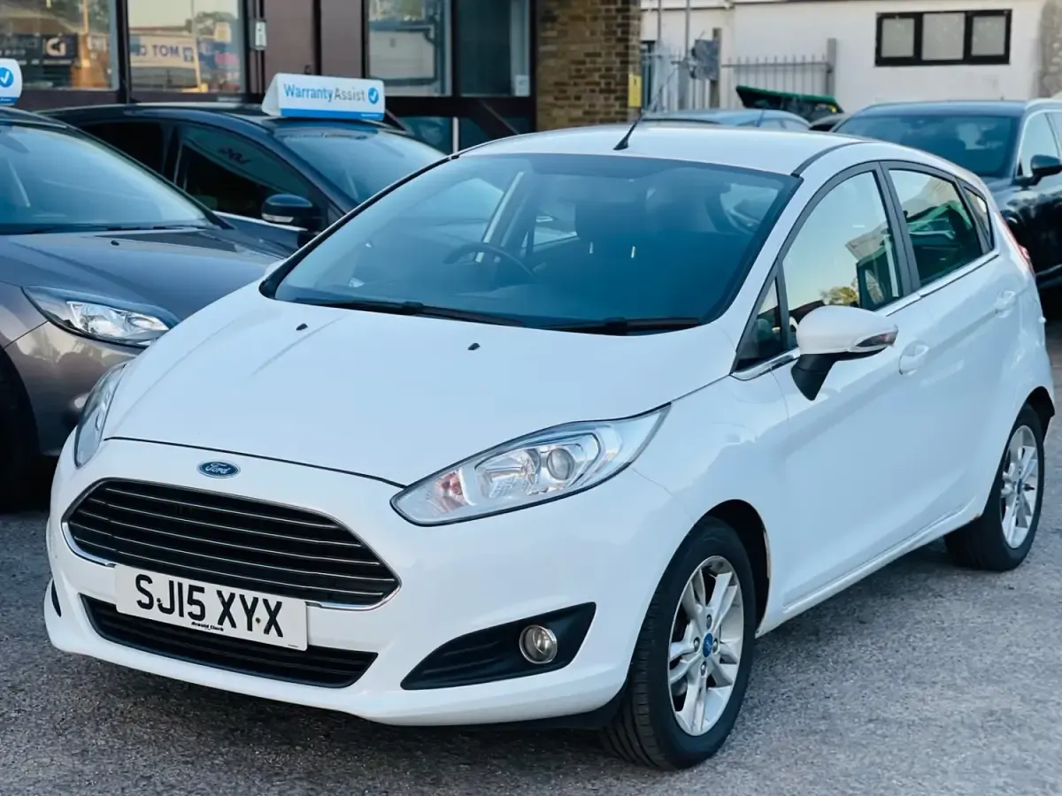 Used Ford Fiesta Zetec 2015 White Hatchback