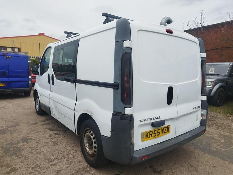 Used Vauxhall Vivaro 82 HP (60 kW) 2006 White MPV