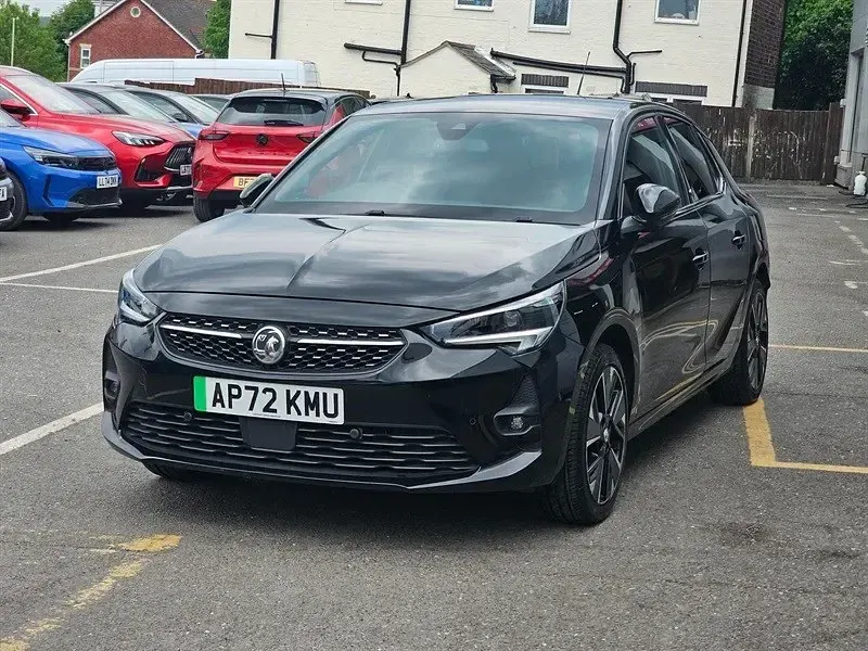 Second-hand Vauxhall Corsa-e Ultimate 100 kW (136 CP) 2023 Negru Hatchback