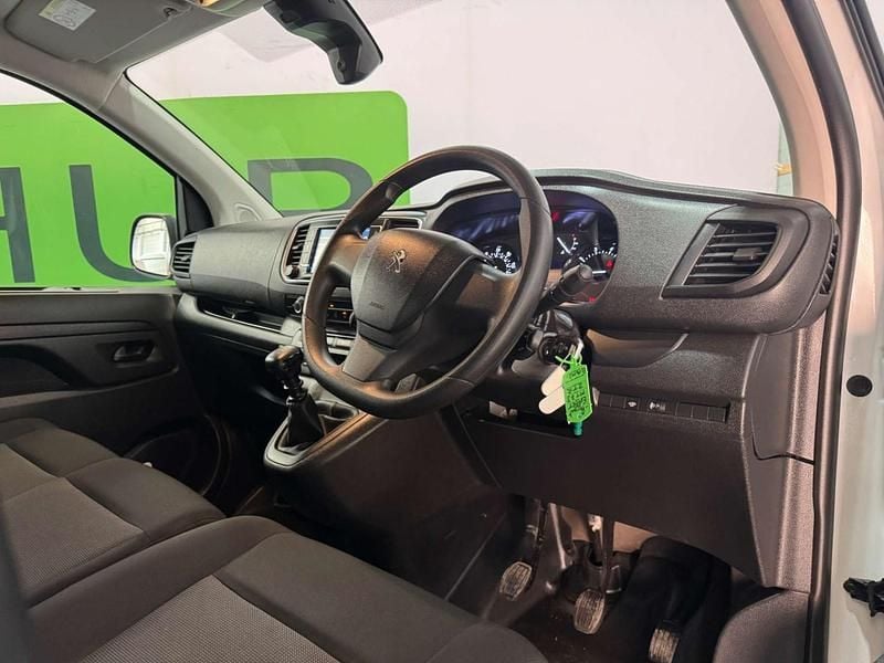 Second-hand Peugeot Expert Premium 2023 Alb Van