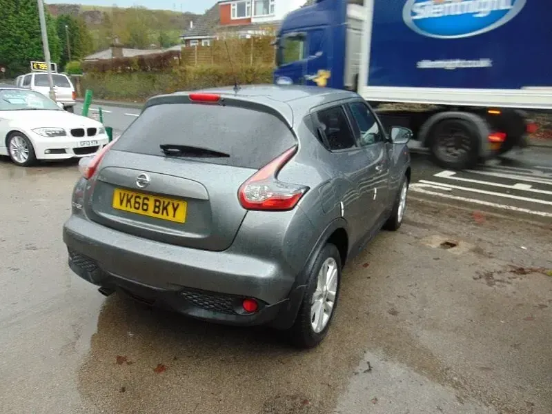 Używany Nissan Juke N-Connecta 110 KM (80 kW) 2016 Szary SUV