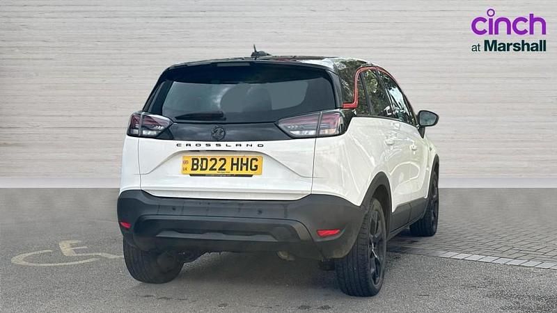 Used Vauxhall Crossland GS Line 110 HP (80 kW) 2022 White SUV