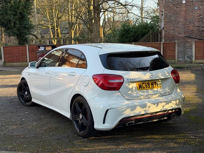 Used Mercedes A250 AMG 210 HP (154 kW) 2013 White Hatchback