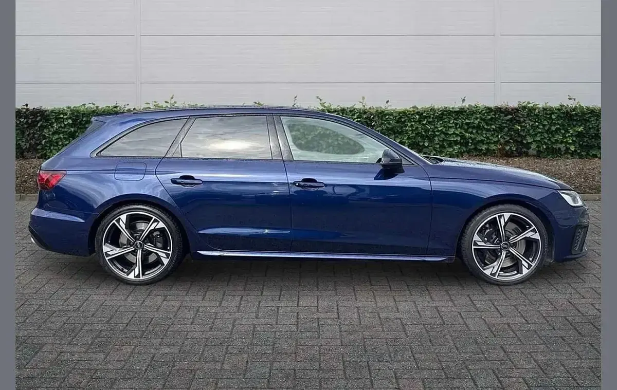 Used Audi A4 Black Edition 336 HP (247 kW) 2024 Blue Estate