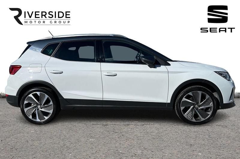 Used Seat Arona FR Sport 110 HP (80 kW) 2022 Glacier white / magnetic tech grey SUV