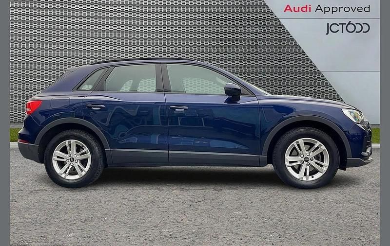 Begagnad Audi Q3 Design 147 HK (108 kW) 2022 Blå SUV