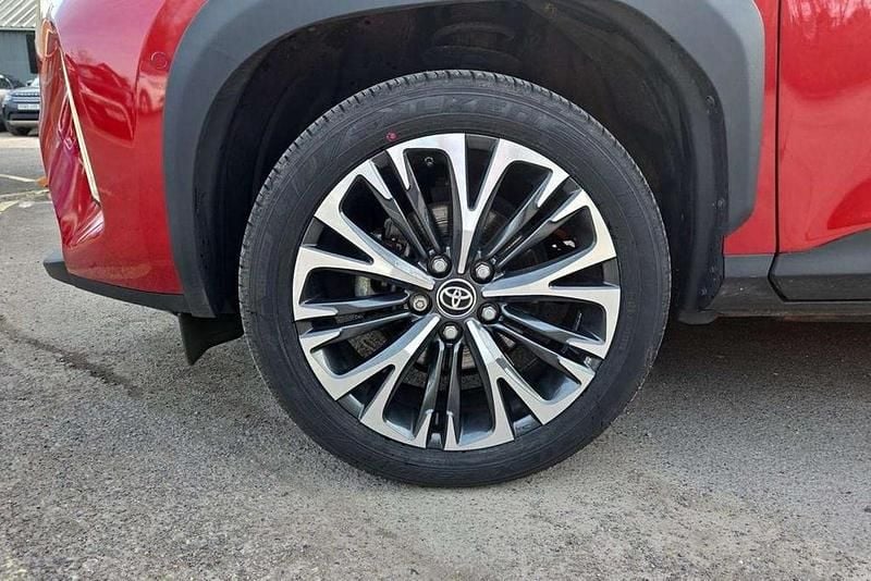 Used Toyota Yaris Cross 113 HP (83 kW) 2023 Red SUV