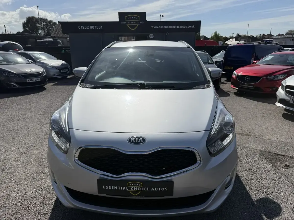 Used Kia Carens 139 HP (102 kW) 2017 Silver MPV