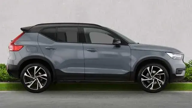 Second-hand Volvo XC40 R-Design Pro 197 CP (144 kW) 2022 SUV