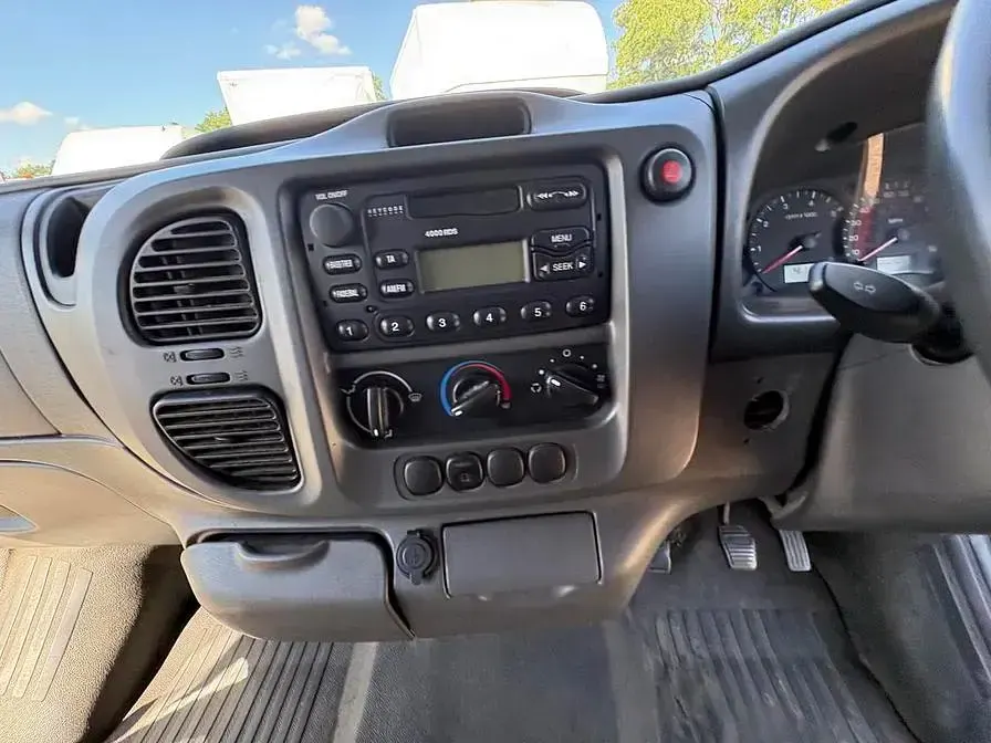 Used Ford Transit 85 HP (62 kW) 2004 White Van