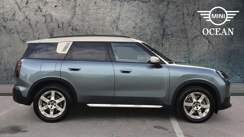 Used Mini Countryman 168 HP (123 kW) 2024 Green SUV