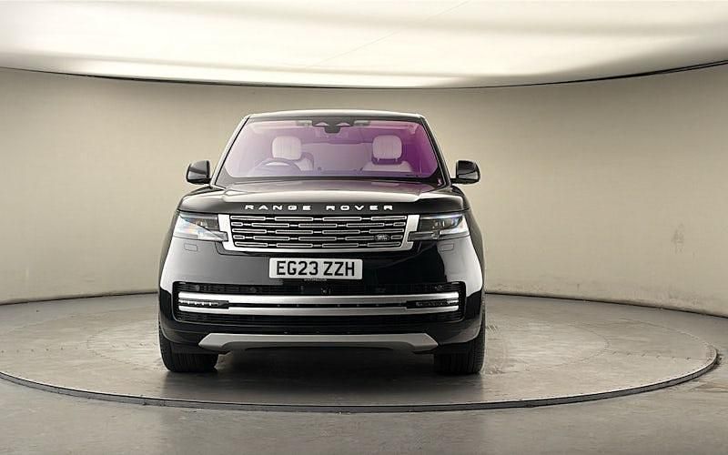 Begagnad Land Rover Range Rover First Edition 441 HK (324 kW) 2023 Svart SUV