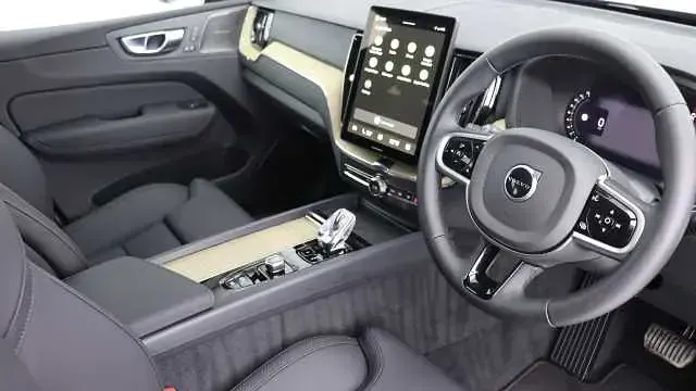 Usado Volvo XC60 Plus 250 HP (183 kW) 2026 SUV