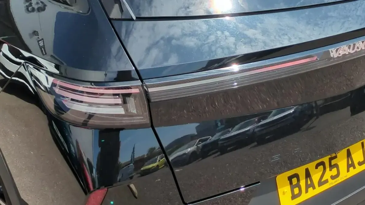 Used Vauxhall Grandland X GSe 143 HP (105 kW) 2025 Black SUV