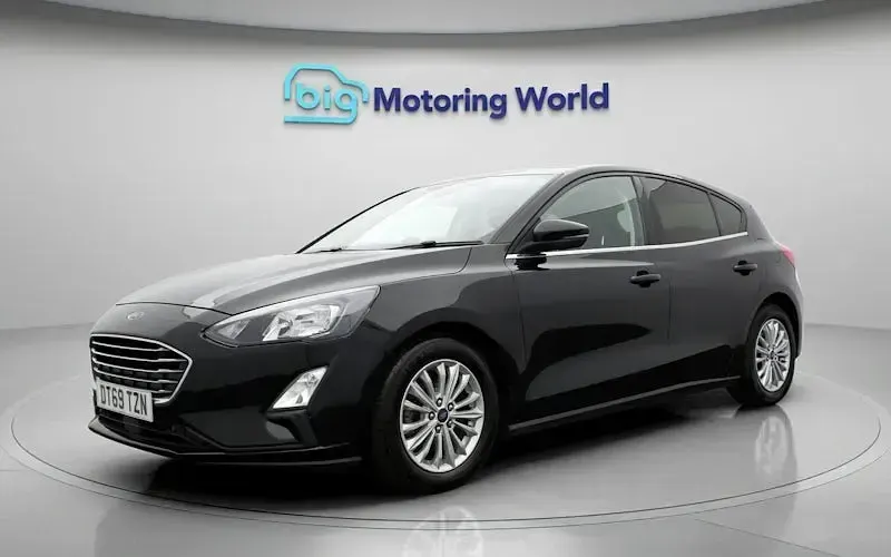 Used Ford Focus Titanium 125 HP (91 kW) 2020 Black Hatchback