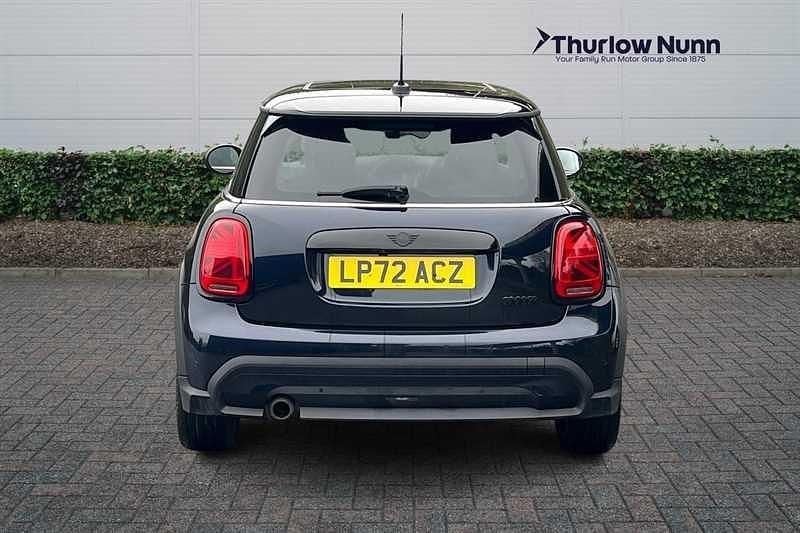 Used Mini Cooper Exclusive 136 HP (100 kW) 2022 Blue and black Hatchback