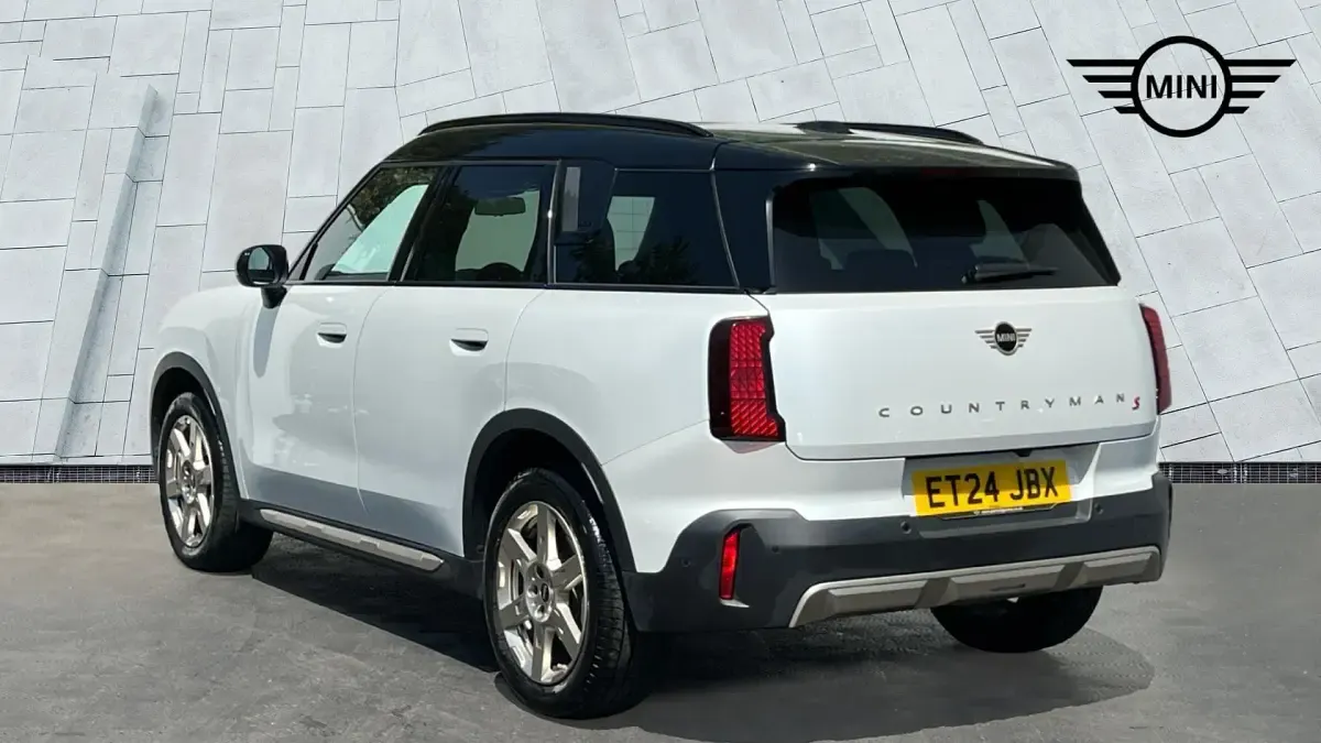 Used Mini Countryman Exclusive 218 HP (160 kW) 2024 White SUV