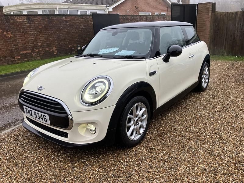 Begagnad Mini Cooper Hatch 2018 Vit Halvkombi