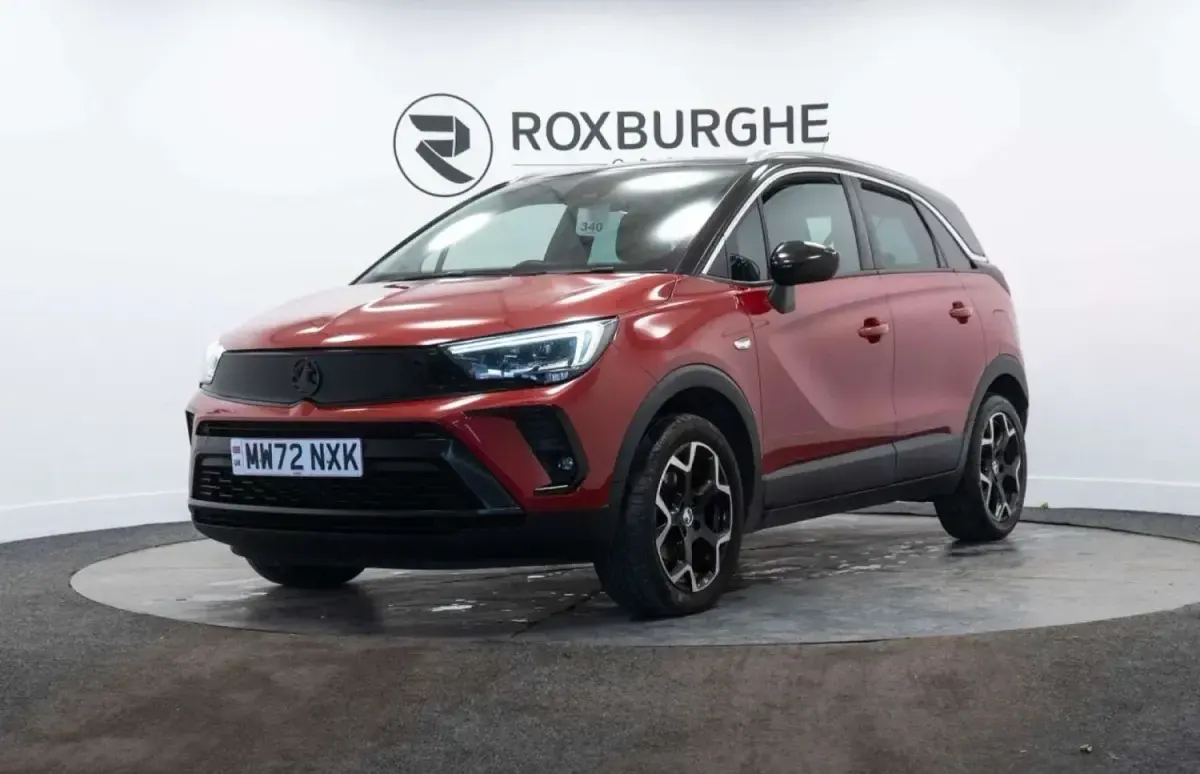 Usado Vauxhall Crossland Ultimate 130 CV (95 kW) 2022 Rojo SUV