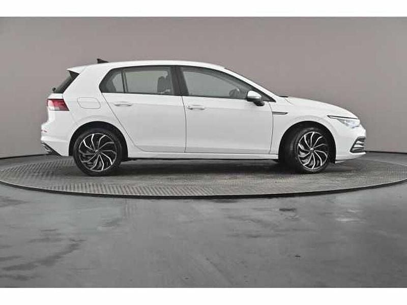 Used VW Golf VIII 130 HP (95 kW) 2023