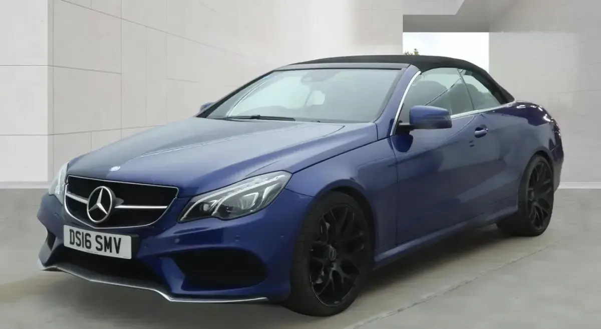 Begagnad Mercedes E220 AMG line 2016 Blå Cab