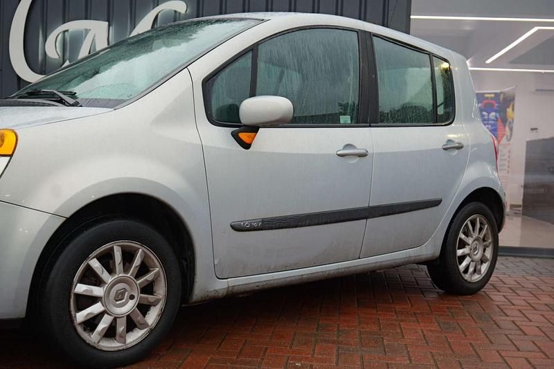 Used Renault Modus Dynamique 2004 Silver MPV
