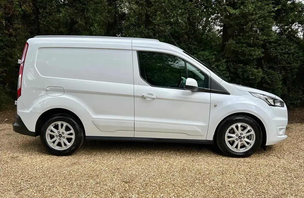 Used Ford Transit Connect Limited 120 HP (88 kW) 2020 White MPV