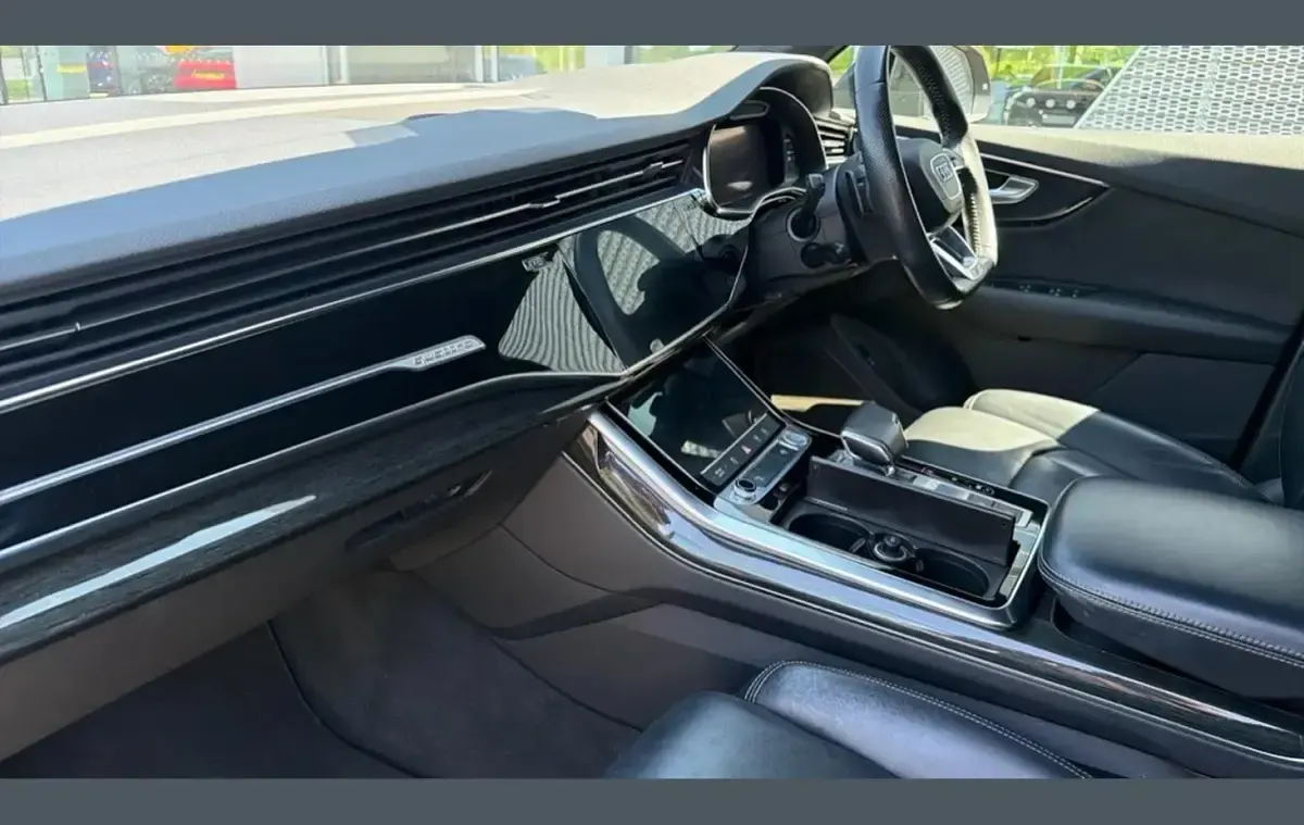 Used Audi Q7 Black Edition 286 HP (210 kW) 2020 Black SUV