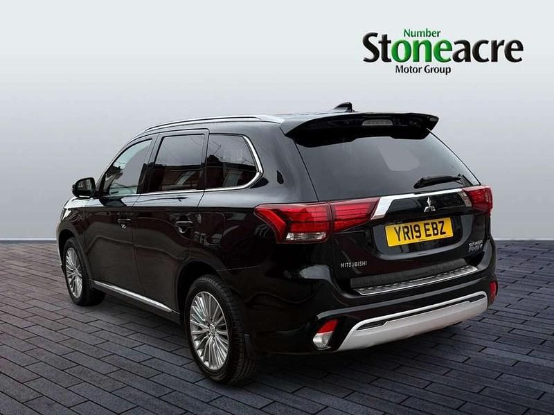 Used Mitsubishi Outlander P-HEV 174 HP (127 kW) 2019 Black SUV