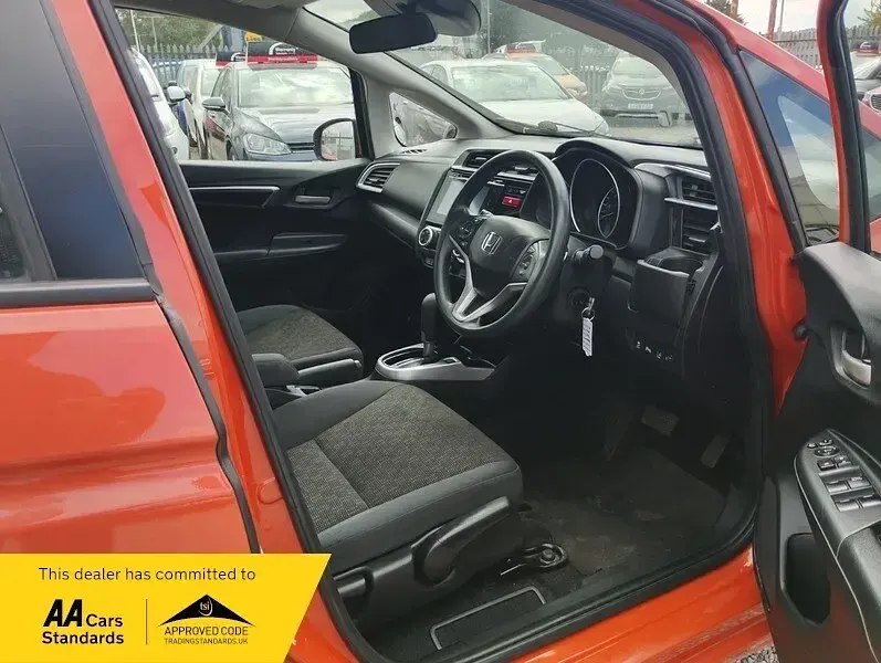 Used Honda Jazz SE 102 HP (75 kW) 2017 Orange Hatchback